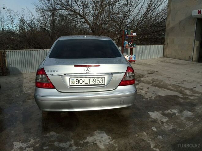 Mercedes E 350 2006, 200,000 km - 3.5 l - Qazax