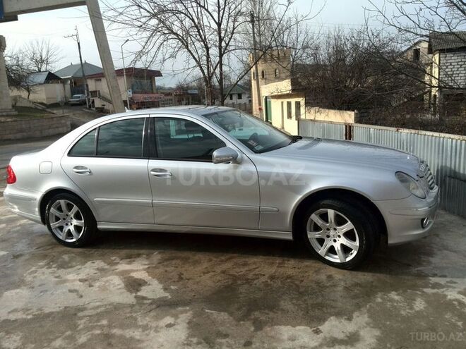Mercedes E 350 2006, 200,000 km - 3.5 l - Qazax