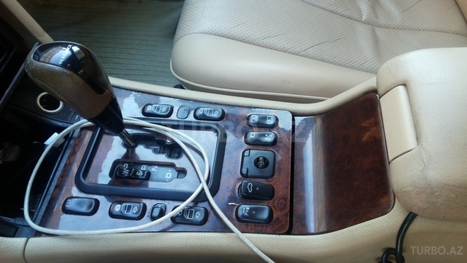 Mercedes E 240 2001, 266,000 km - 2.6 l - Bakı