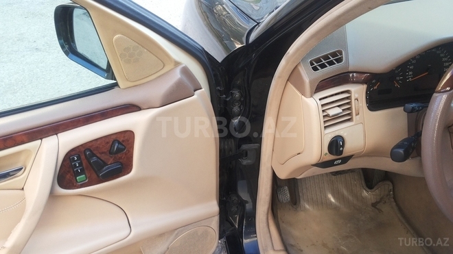 Mercedes E 240 2001, 266,000 km - 2.6 l - Bakı