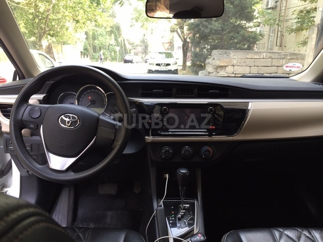 Toyota Corolla 2014, 1,300 km - 1.6 л - Bakı