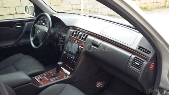 Mercedes E 240 2000, 212,000 km - 2.4 л - Bakı