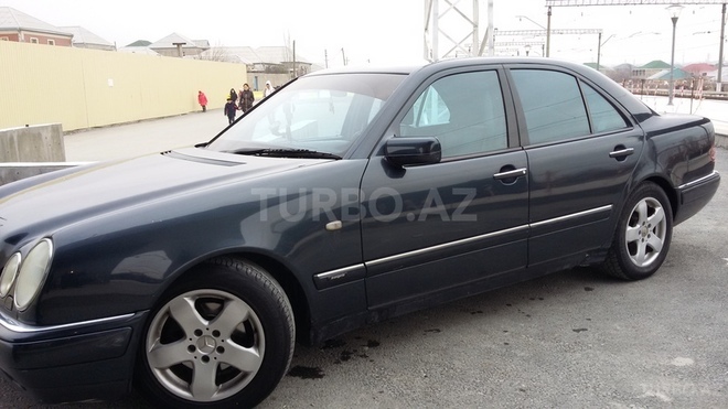 Mercedes E 240 1999, 220,633 km - 2.4 l - Xırdalan