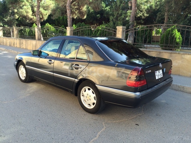 Mercedes C 220 1996, 220,000 km - 2.2 l - Bakı