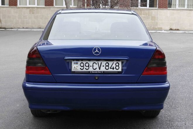 Mercedes C 220 1999, 240,000 km - 2.2 л - Bakı