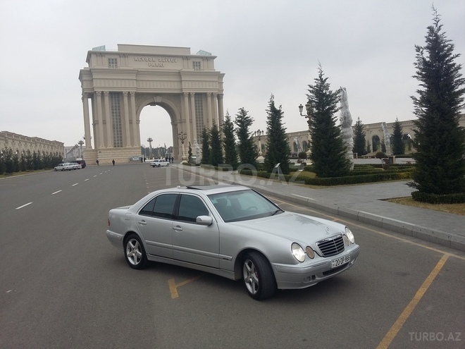 Mercedes E 240 2000, 267,296 km - 2.4 л - Gəncə