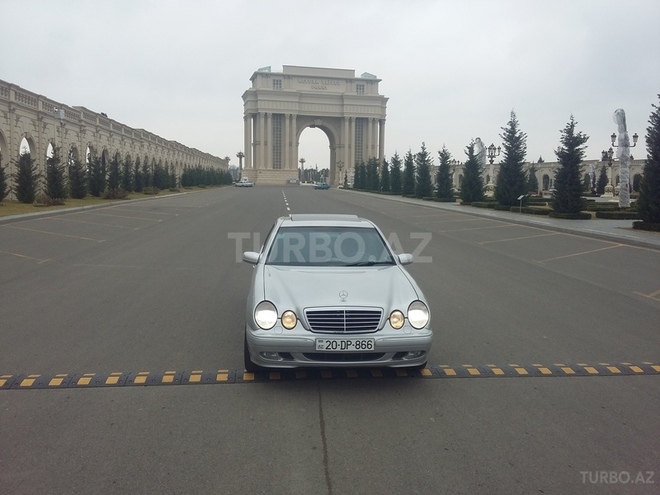 Mercedes E 240 2000, 267,296 km - 2.4 л - Gəncə
