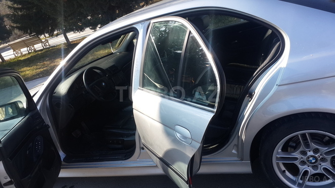 BMW 525 2001, 320,000 km - 2.5 l - Mingəçevir