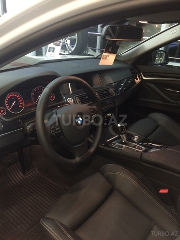 BMW 520 2015, 2,800 km - 2.0 л - Bakı