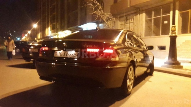 BMW 735 2003, 180,000 km - 3.5 l - Bakı