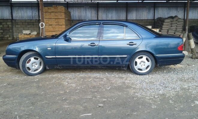 Mercedes E 240 1998, 212,000 km - 2.4 l - Sabirabad