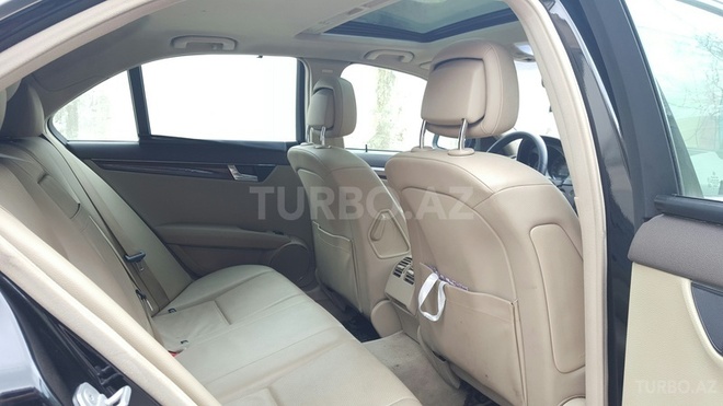 Mercedes C 300 2009, 137,000 km - 3.0 l - Bakı