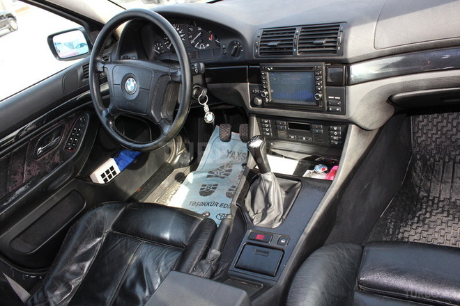 BMW 520 1999, 204,000 km - 2.0 l - Bakı