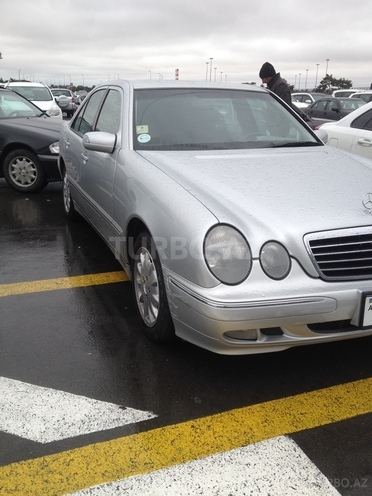 Mercedes E 240 2000, 203,000 km - 2.6 l - Bakı