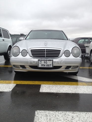 Mercedes E 240 2000, 203,000 km - 2.6 l - Bakı