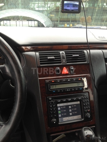 Mercedes E 240 2000, 203,000 km - 2.6 l - Bakı