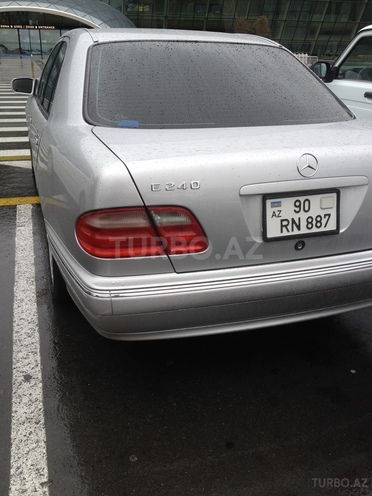 Mercedes E 240 2000, 203,000 km - 2.6 l - Bakı