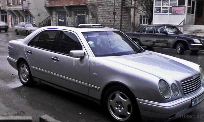 Mercedes E 200 1998, 310,000 km - 2.0 l - Xırdalan