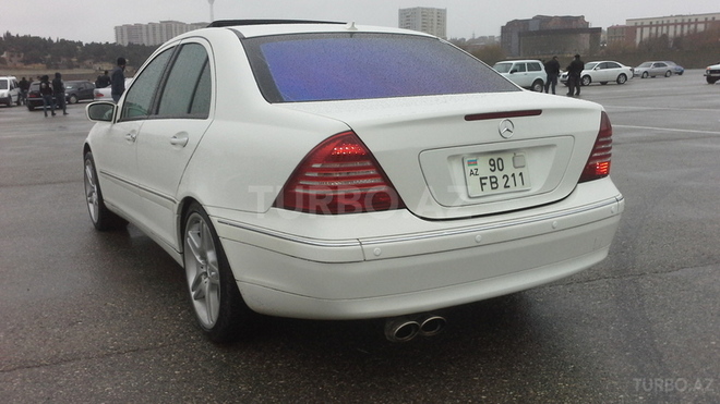 Mercedes C 240 2002, 147,374 km - 2.4 л - Bakı