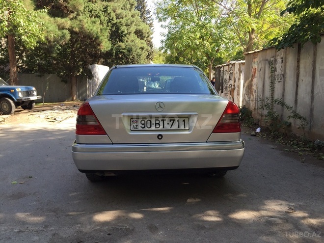 Mercedes C 200 1996, 260,000 km - 2.0 l - Bakı