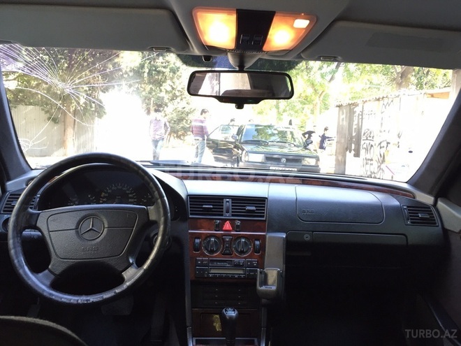 Mercedes C 200 1996, 260,000 km - 2.0 l - Bakı