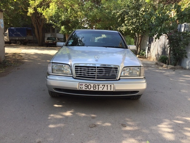 Mercedes C 200 1996, 260,000 km - 2.0 l - Bakı