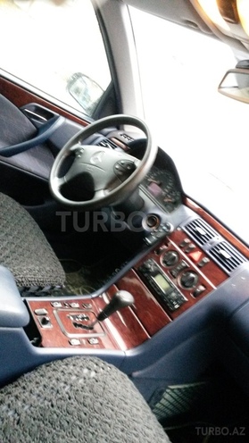 Mercedes E 240 2000, 230,000 km - 2.4 л - Bakı