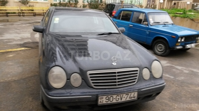Mercedes E 240 2000, 230,000 km - 2.4 л - Bakı