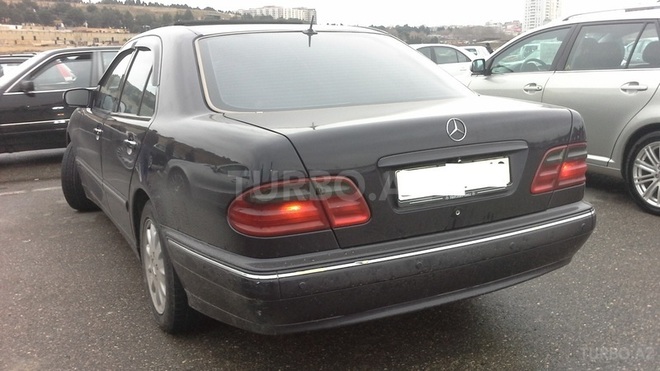 Mercedes E 270 2000, 333,650 km - 2.7 l - Bakı