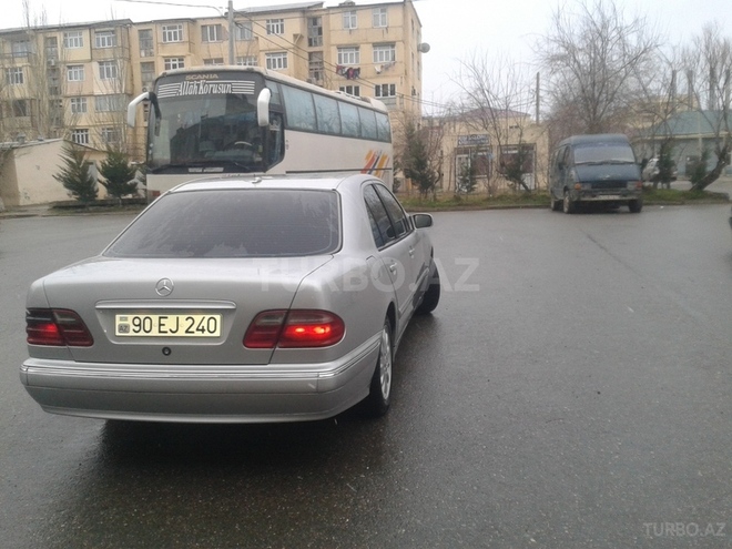 Mercedes E 240 2000, 175,000 km - 2.4 l - Sumqayıt