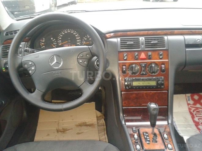 Mercedes E 240 2000, 175,000 km - 2.4 l - Sumqayıt