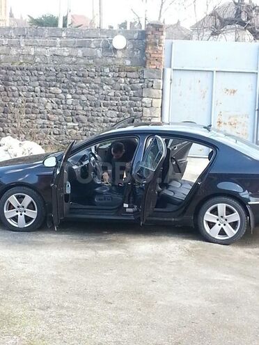 Volkswagen Passat 2007, 241,000 km - 2.0 l - Bakı