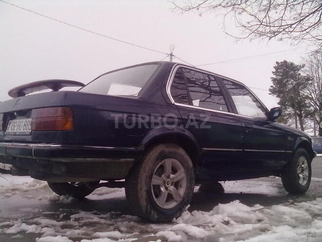 BMW  1987, 2,244,440 km - 1.6 l - Şamaxı