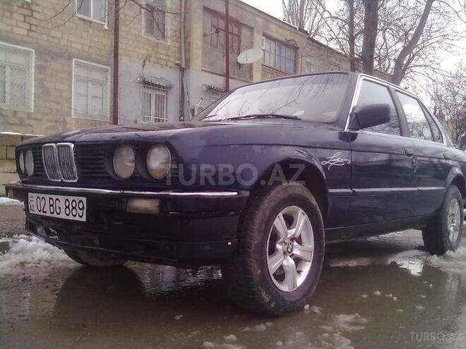 BMW  1987, 2,244,440 km - 1.6 l - Şamaxı