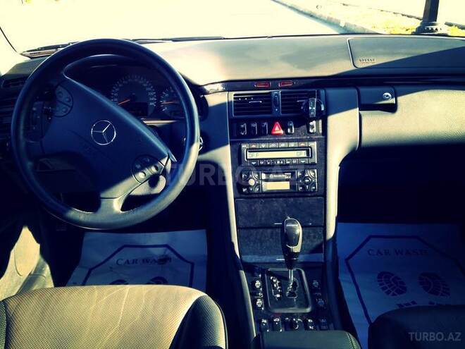 Mercedes E 240 2001, 146,000 km - 2.0 l - Bakı