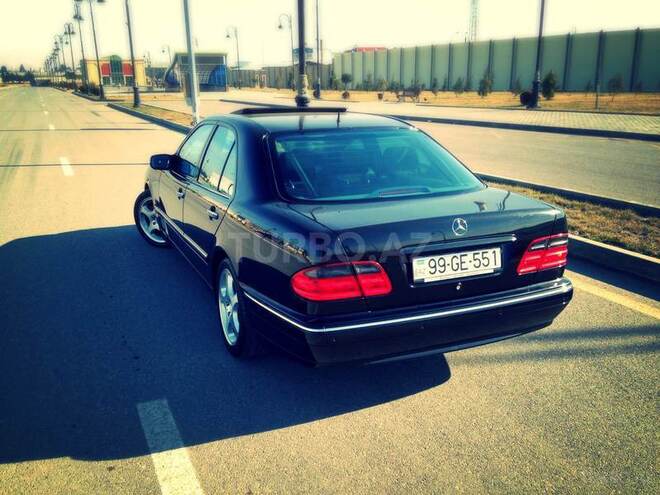 Mercedes E 240 2001, 146,000 km - 2.0 l - Bakı