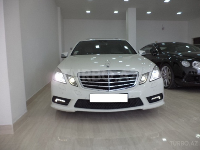 Mercedes E 350 2010, 52,000 km - 3.5 l - Bakı