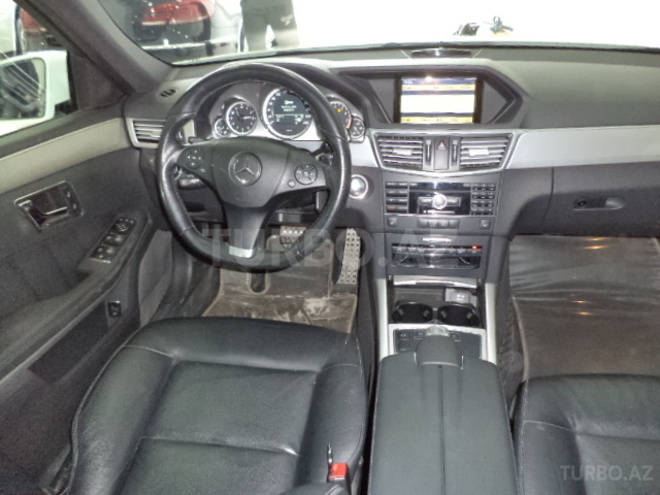 Mercedes E 350 2010, 52,000 km - 3.5 l - Bakı