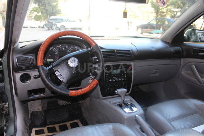 Volkswagen Passat 2002, 208,000 km - 1.8 l - Bakı