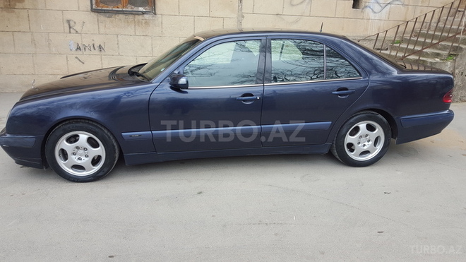 Mercedes E 220 2000, 250,000 km - 2.2 l - Bakı