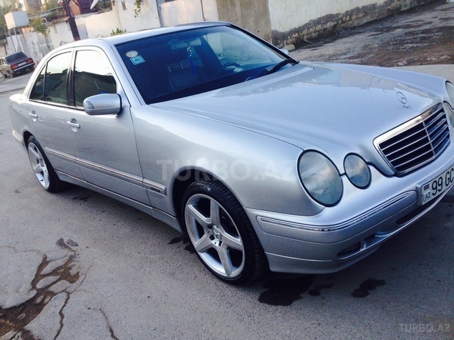Mercedes E 240 2000, 180,000 km - 2.4 l - Bakı