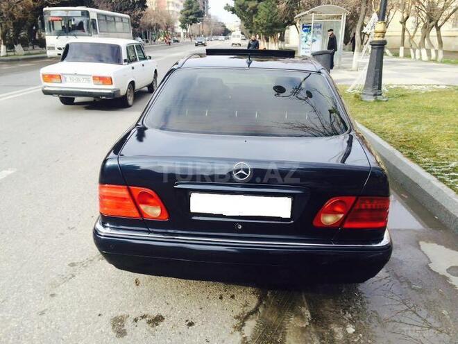 Mercedes E 240 1999, 215,000 km - 2.4 l - Xırdalan