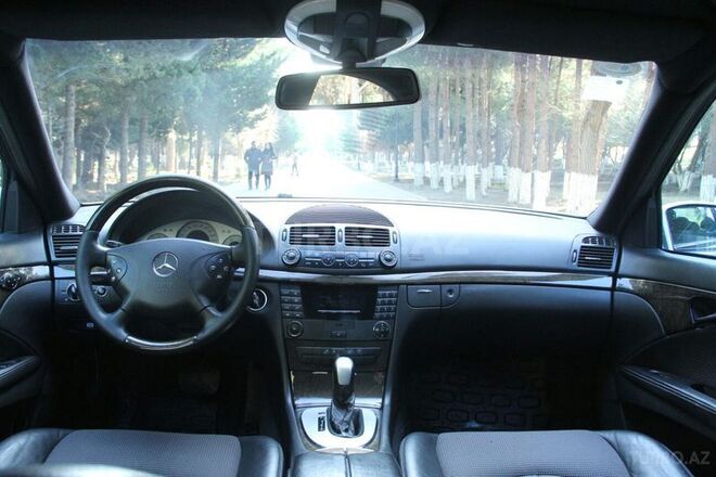 Mercedes E 220 2002, 220,000 km - 2.2 l - Bakı