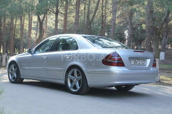 Mercedes E 220 2002, 220,000 km - 2.2 l - Bakı