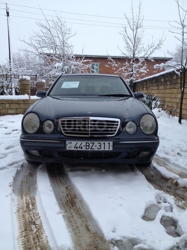 Mercedes E 270 2001, 223,695 km - 2.7 l - Masallı