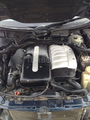 Mercedes E 270 2001, 223,695 km - 2.7 l - Masallı