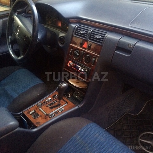 Mercedes E 220 2000, 351,000 km - 0.2 l - Bakı
