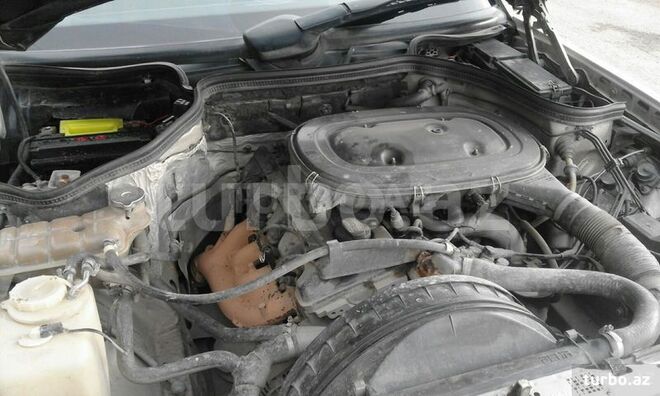 Mercedes E 230 1992, 180,542 km - 2.3 л - Yevlax