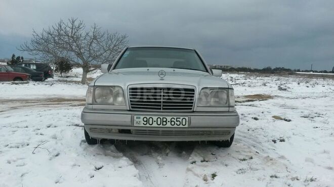 Mercedes E 250 1995, 477,600 km - 2.5 л - Bakı