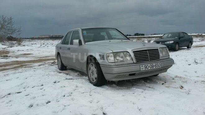 Mercedes E 250 1995, 477,600 km - 2.5 л - Bakı
